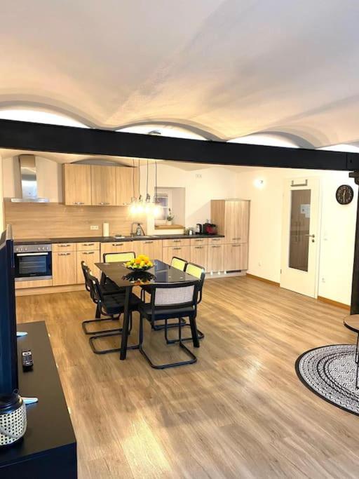 Terrassenwohnung Mit Donaublick 오베른첼 외부 사진