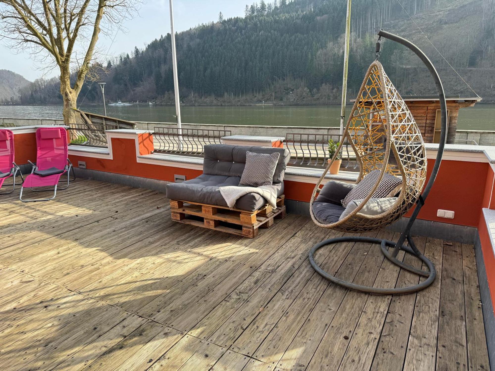 Terrassenwohnung Mit Donaublick 오베른첼 외부 사진